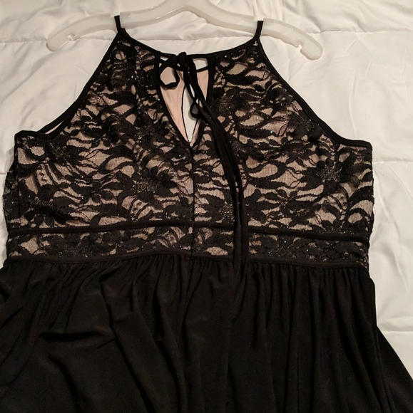 Dress - Picture 4 of 6